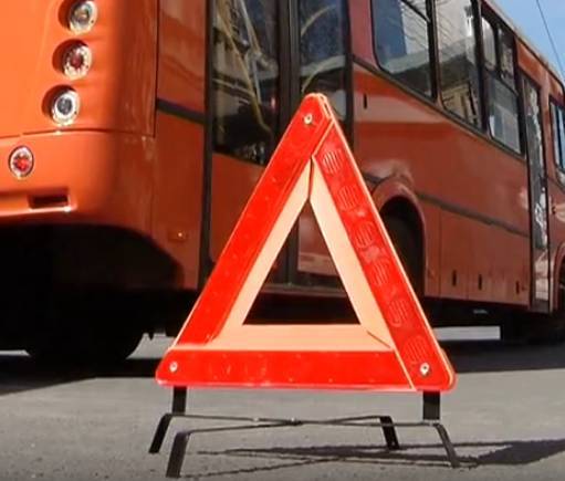 Водитель получил травму в столкновении двух автобусов в Советском районе