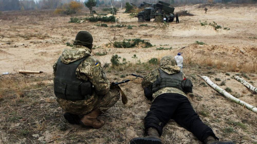 Советник главы ЛНР: США настроены на войну в Донбассе до "последнего украинского солдата"
