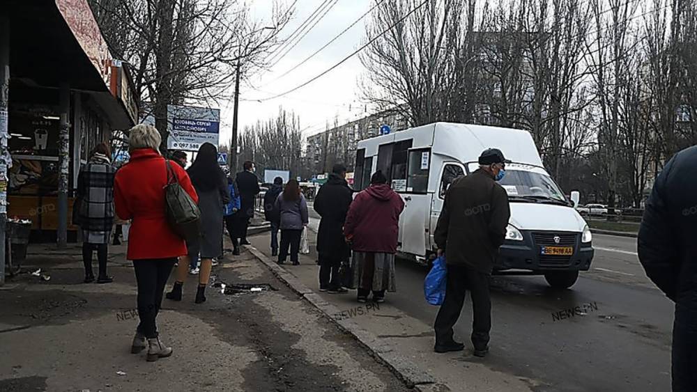 Транспортный колапс из-за карантина в Николаеве: маршрутки заполнены, такси подорожало – видео