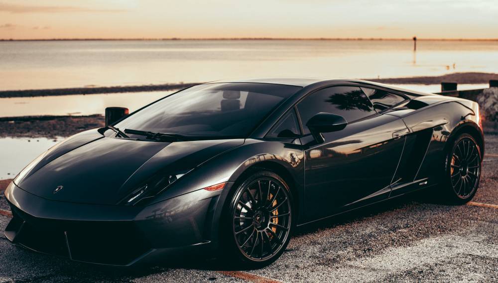 Удачный год для Lamborghini: богачи скучают и покупают роскошные авто