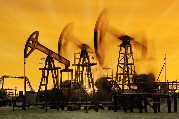 Снижение цен на нефть ускорилось до пяти процентов
