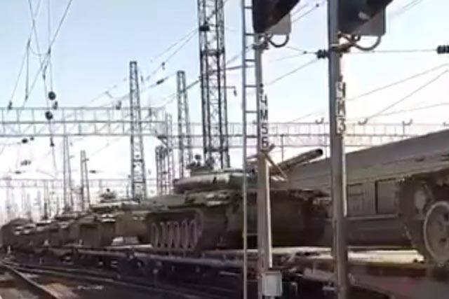 Появились новые видео переброски российских войск к границе Украины