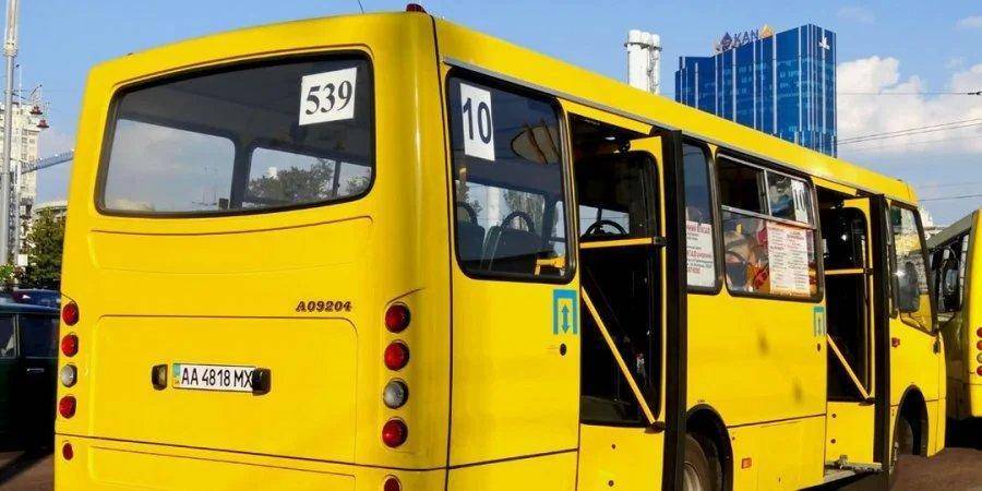 Проезд по спецпропускам: в Киеве массово увольняются водители маршруток из-за конфликтов с пассажирами