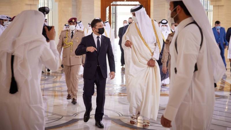 Президент Украины обидел руководство Катара грязной подошвой и женскими коленями