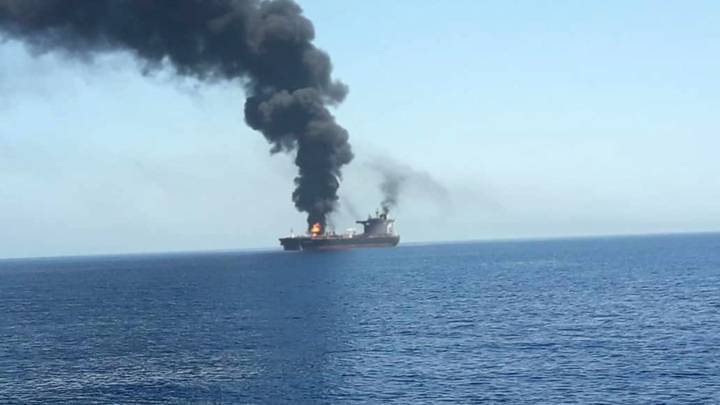 В Красном море иранское судно подорвалось на мине