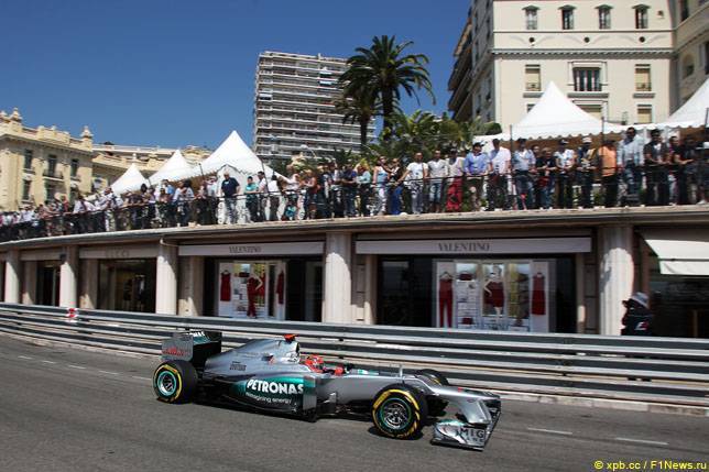 В Mercedes сожалеют, что не выиграли гонку с Шумахером