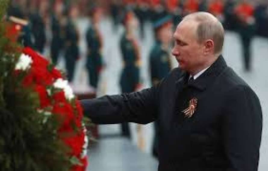 Путин решил принимать парад Победы в самоизоляции