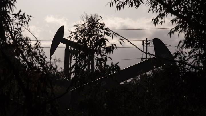 Fitch: Россия заработала на сокращении добычи нефти $30-40 млрд