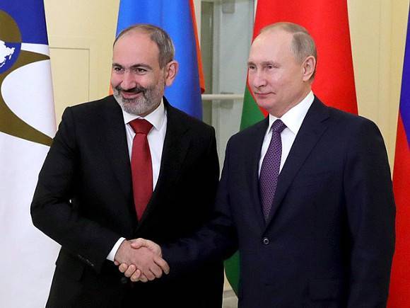 Путин назвал нормализацию ситуации в Карабахе самой острой проблемой