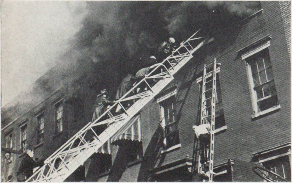 Этот день в истории: запатентована первая пожарная лестница