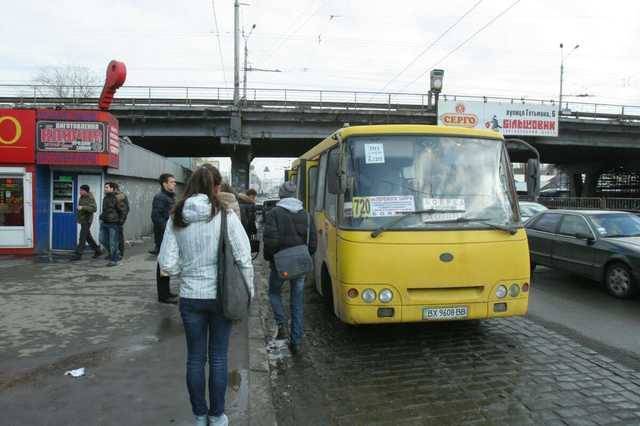 В Киеве решили запустить социальное такси для лиц с инвалидностью