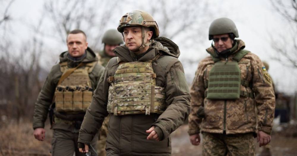 Президент Зеленский приехал в Донбасс на фоне обострения на передовой