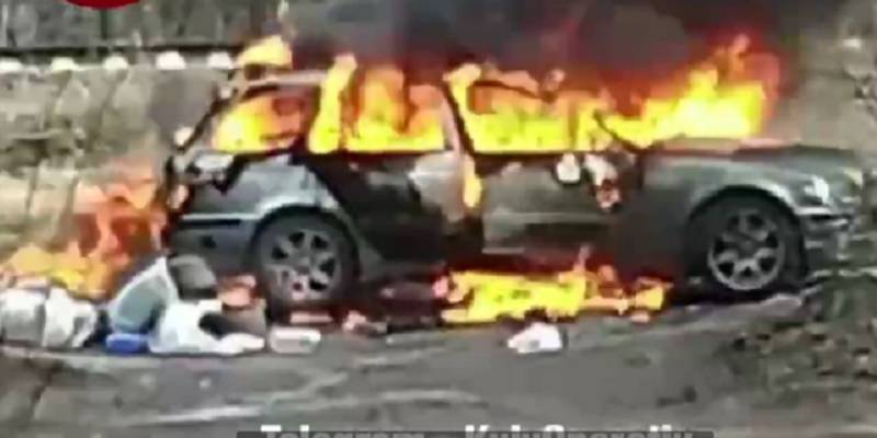 В Ворзеле Киевской области авто BMW сгорело посреди дороги, видео - ТЕЛЕГРАФ