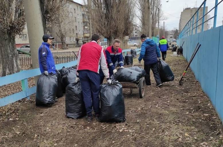 На субботниках в Липецке уже собрали 25 тонн мусора