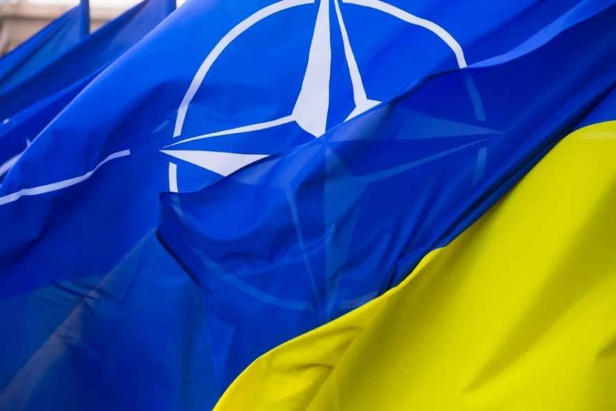 НАТО в помощь: изменится ли формат отношений Киева с Альянсом из-за обострения на Донбассе