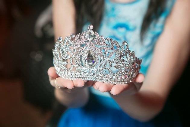 Двенадцать девушек города поборются за звание «Мисс Чита»