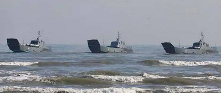 Корабли Каспийской флотилии России перебрасывают в Черное море