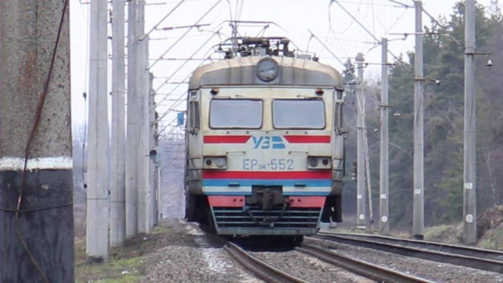 В одном из регионов Украины приостановили курсирование пригородных поездов