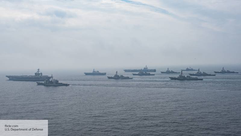 CNN: США хотят отправить военные корабли в Черное море
