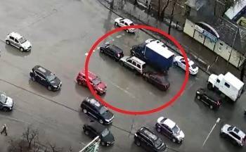 ЖММ на Пошехонском шоссе: тройное ДТП в Вологде попало на видео