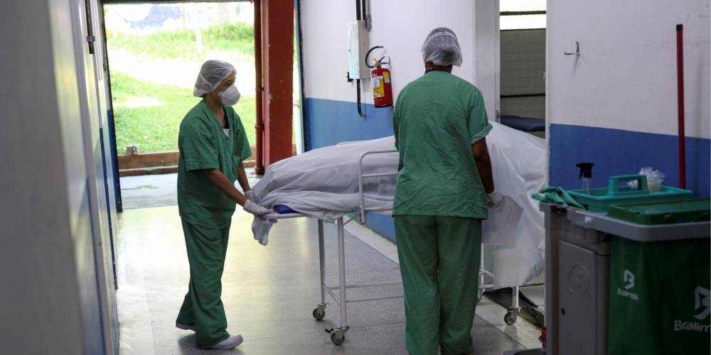 Новый рекорд: в Бразилии за сутки умерло более 4200 пациентов с коронавирусом