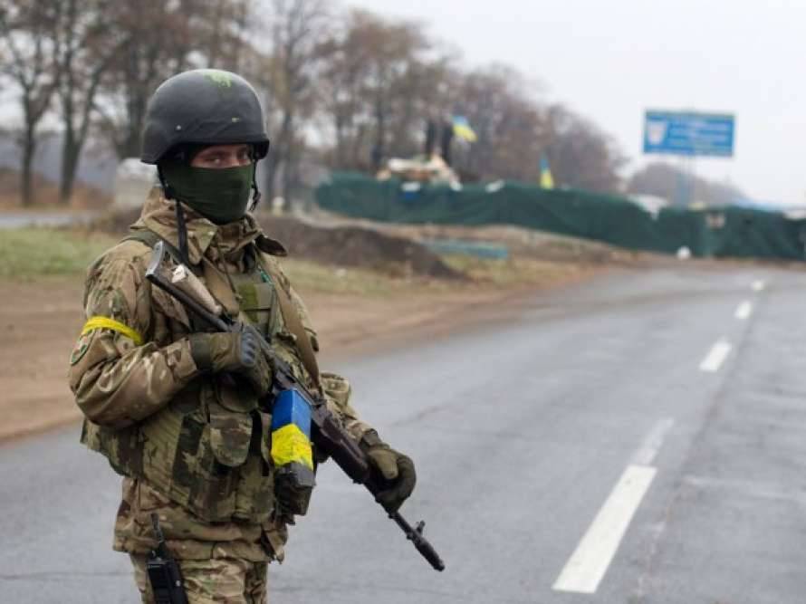 На Донбассе боевики снова обстреляли украинских военных