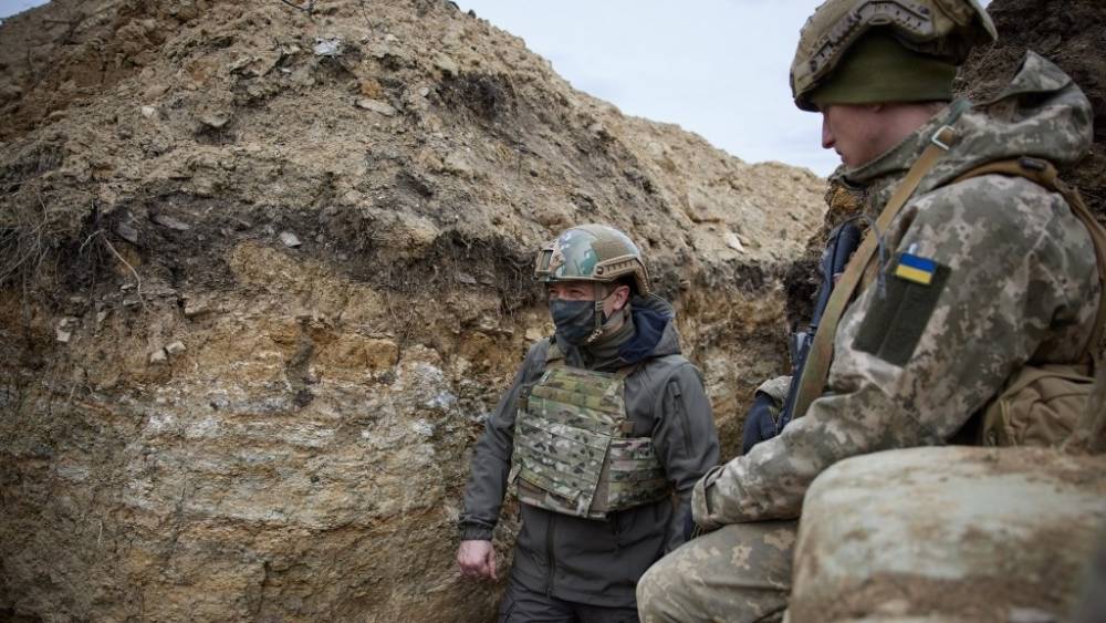 Зеленский провел ночь с военнослужащими ВСУ на Донбассе