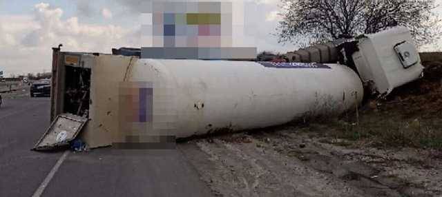 Под Киевом перевернулась цистерна с жидким кислородом: трасса перекрыта