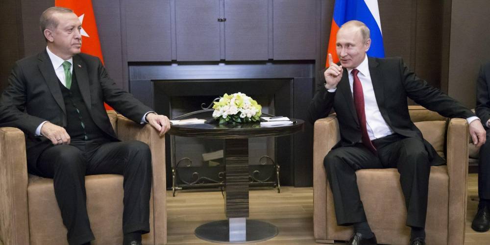 Эрдоган за день до визита Зеленского обсудил с Путиным обострение на Донбассе