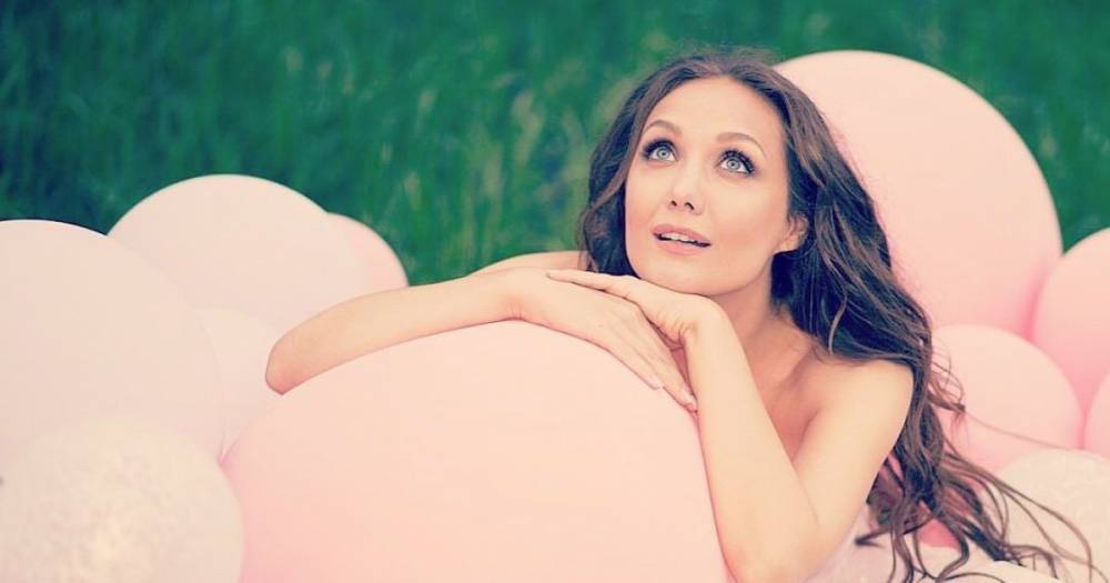 43-летняя Евгения Власова очаровала естественной красотой