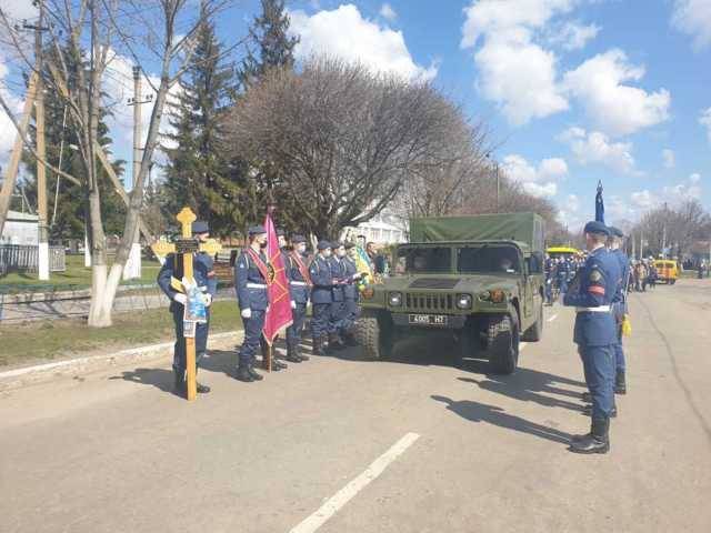 На Харьковщине простились с убитым на Донбассе воином