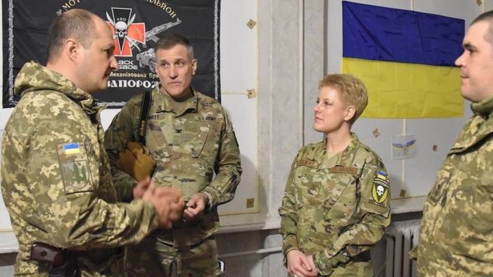 "Украина или смерть": военный атташе США побывала в Донбассе