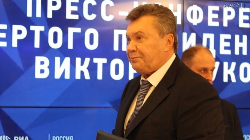 Зеленский ввел в действие решение СНБО о санкциях против Азарова и Януковича