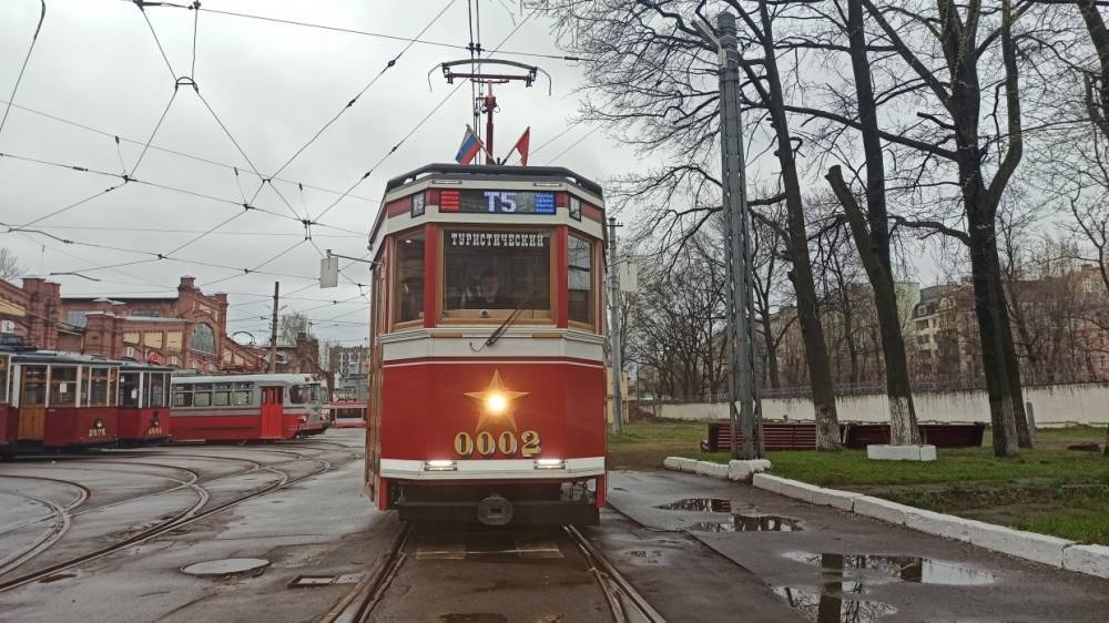 Петербуржцам назвали самые быстрые трамваи города