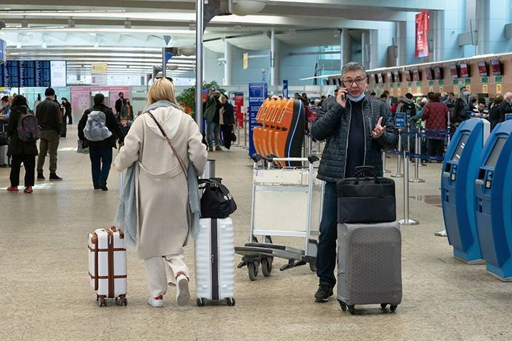 Свыше 30 рейсов отменили и задержали в аэропортах Москвы