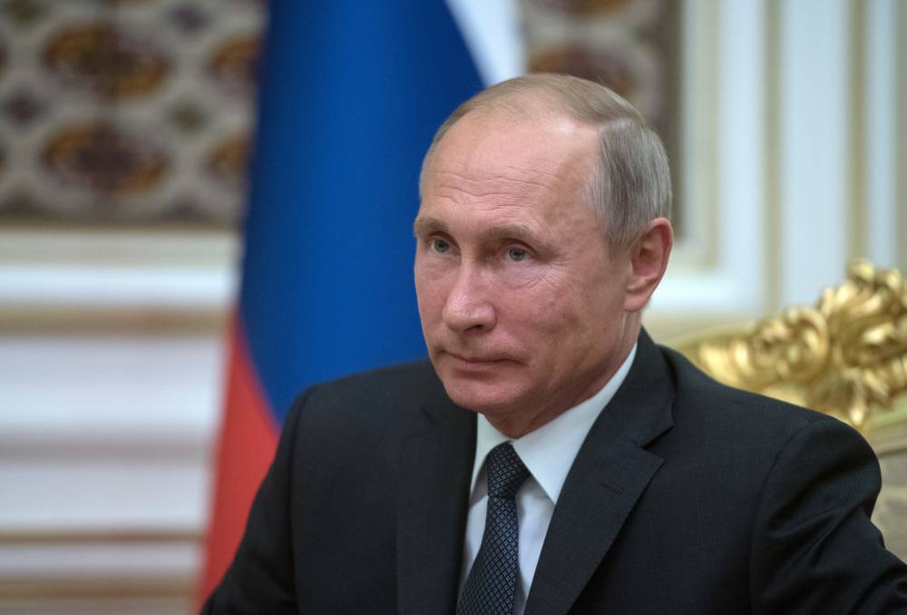 Президент России подписал закон о запрете двойного гражданства для госслужащих