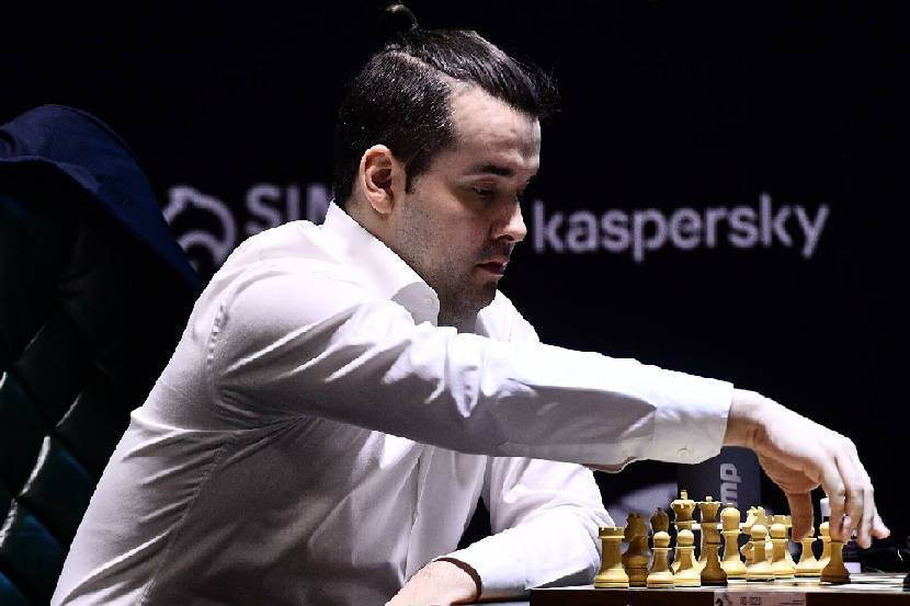 Шахматист Непомнящий проведёт матч за звание чемпиона мира без российского флага