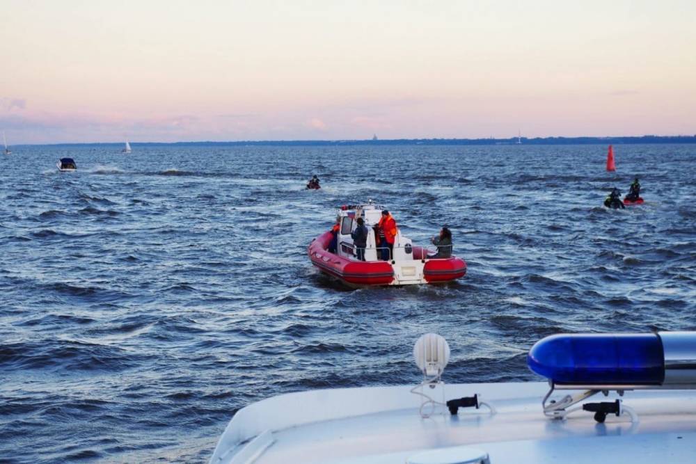 В озере на севере Петербурга нашли тело девушки