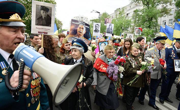 Страна (Украина): война с Жуковым и «зигхайль» ветерану. Что показал День Победы на Украине. Главные выводы