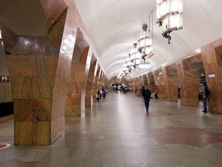 Движение на участке Калининской линии метро Москвы восстановили