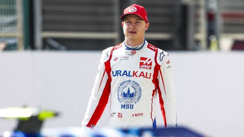 Никита Мазепин объяснил преклонение колена перед гонкой "Формулы-1" в День Победы