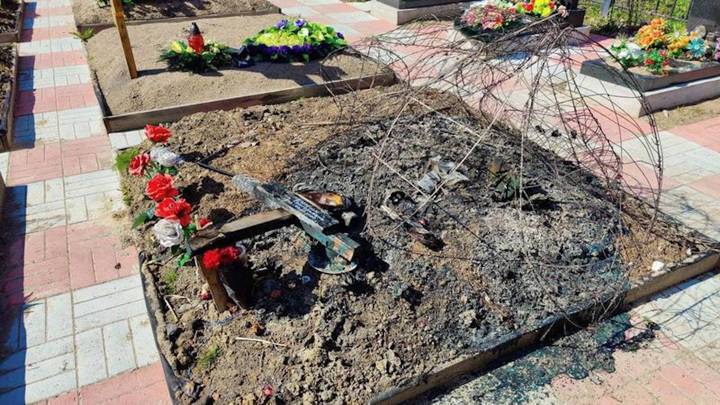 Три могилы были сожжены на кладбище в Петербурге