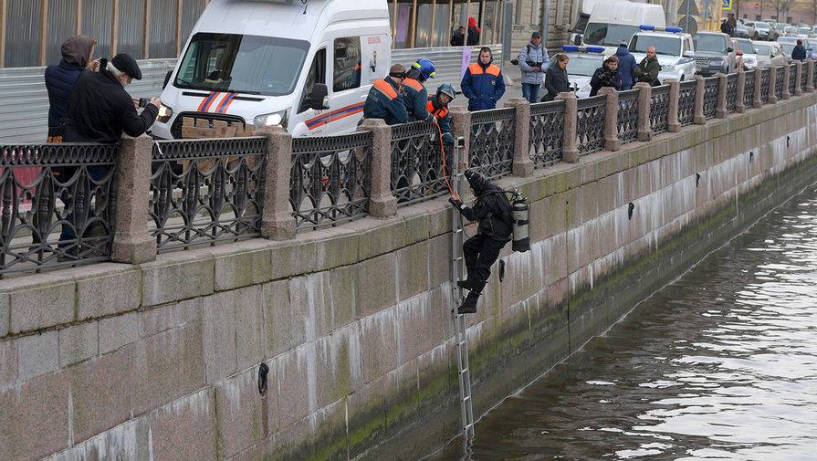 Тело женщины вытащили из Обводного канала в Петербурге