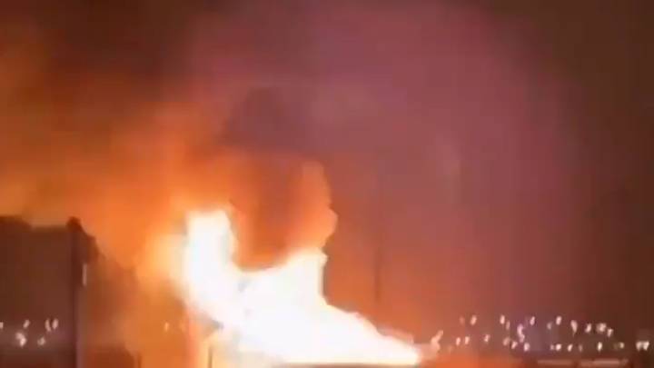 Пожар на крупнейшем нефтяном месторождении Кувейта попал на видео