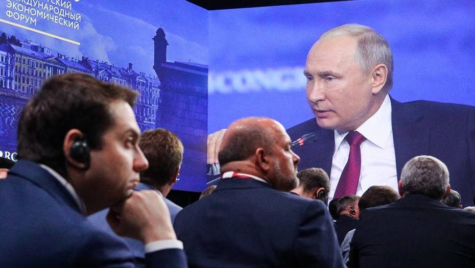 Песков подтвердил, что Путин планирует выступить на ПМЭФ в очном формате