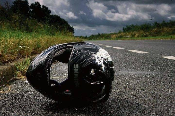 Нетрезвый мотоциклист и его пассажир пострадали в аварии Тверской области