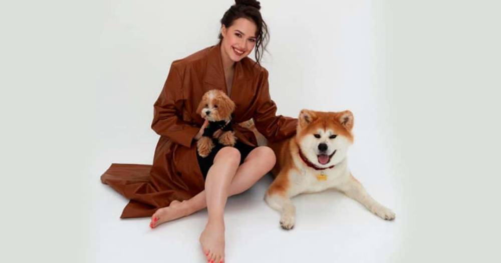 “Шик и шарм”: Загитова покорила болельщиков фото со своими собаками