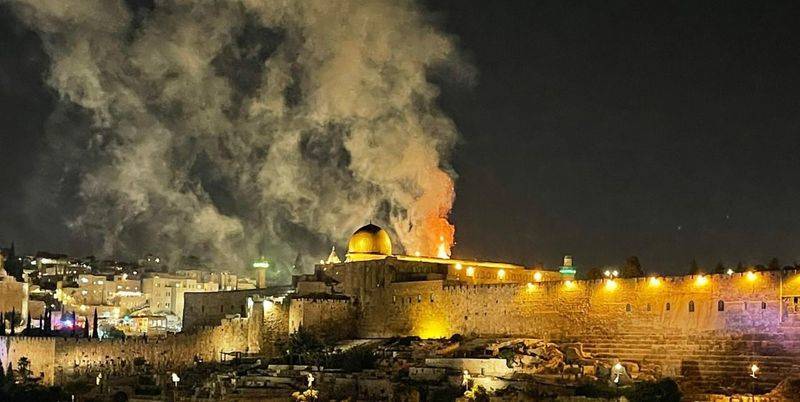 В Израиле из-за обстрелов загорелась Храмовая гора - фото, видео - ТЕЛЕГРАФ