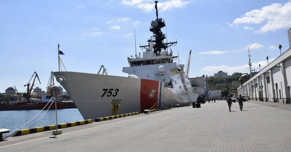 Американский фрегат в Черном море: как "Гамильтон" встречали в Одессе
