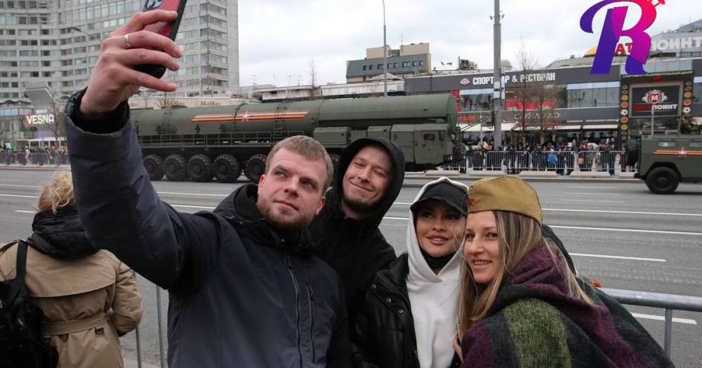 День Победы не для всех: как смотрели парад не попавшие на него москвичи